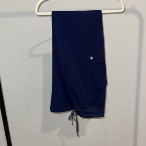 Figs Women’s Navy High Waisted Cade Cargo Scrub Pants